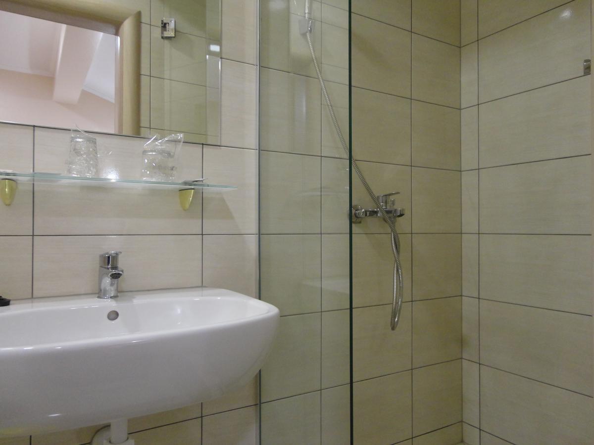 Prenociste "Magnus" Bed & Breakfast Slavonski Brod Dış mekan fotoğraf