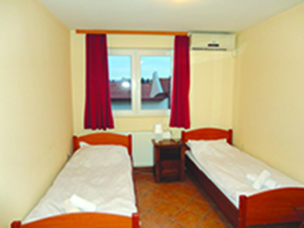 Prenociste "Magnus" Bed & Breakfast Slavonski Brod Dış mekan fotoğraf