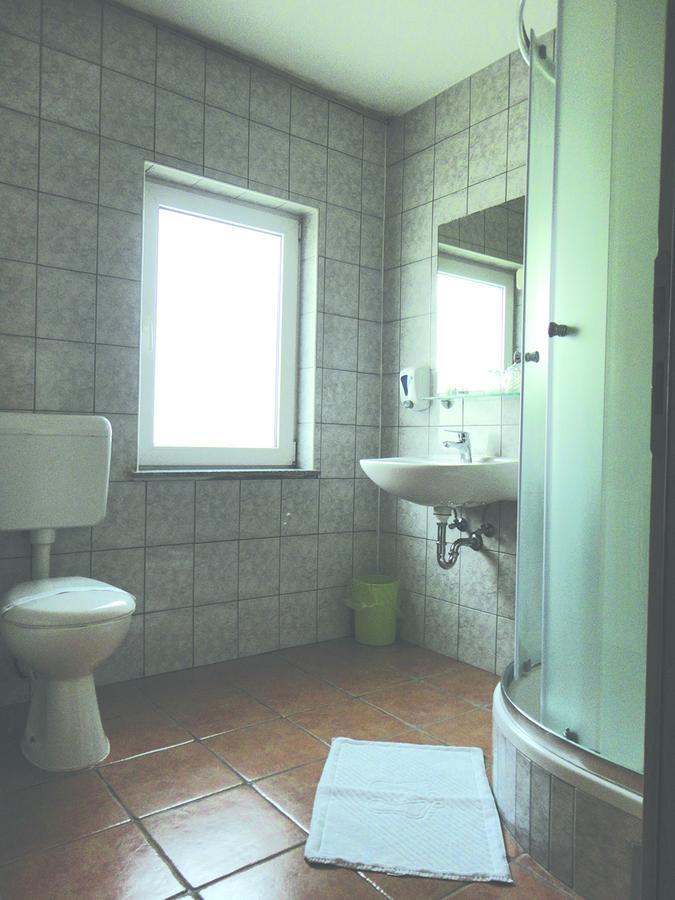 Prenociste "Magnus" Bed & Breakfast Slavonski Brod Dış mekan fotoğraf