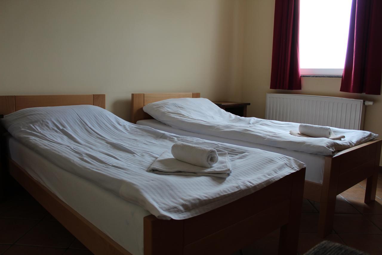 Prenociste "Magnus" Bed & Breakfast Slavonski Brod Dış mekan fotoğraf
